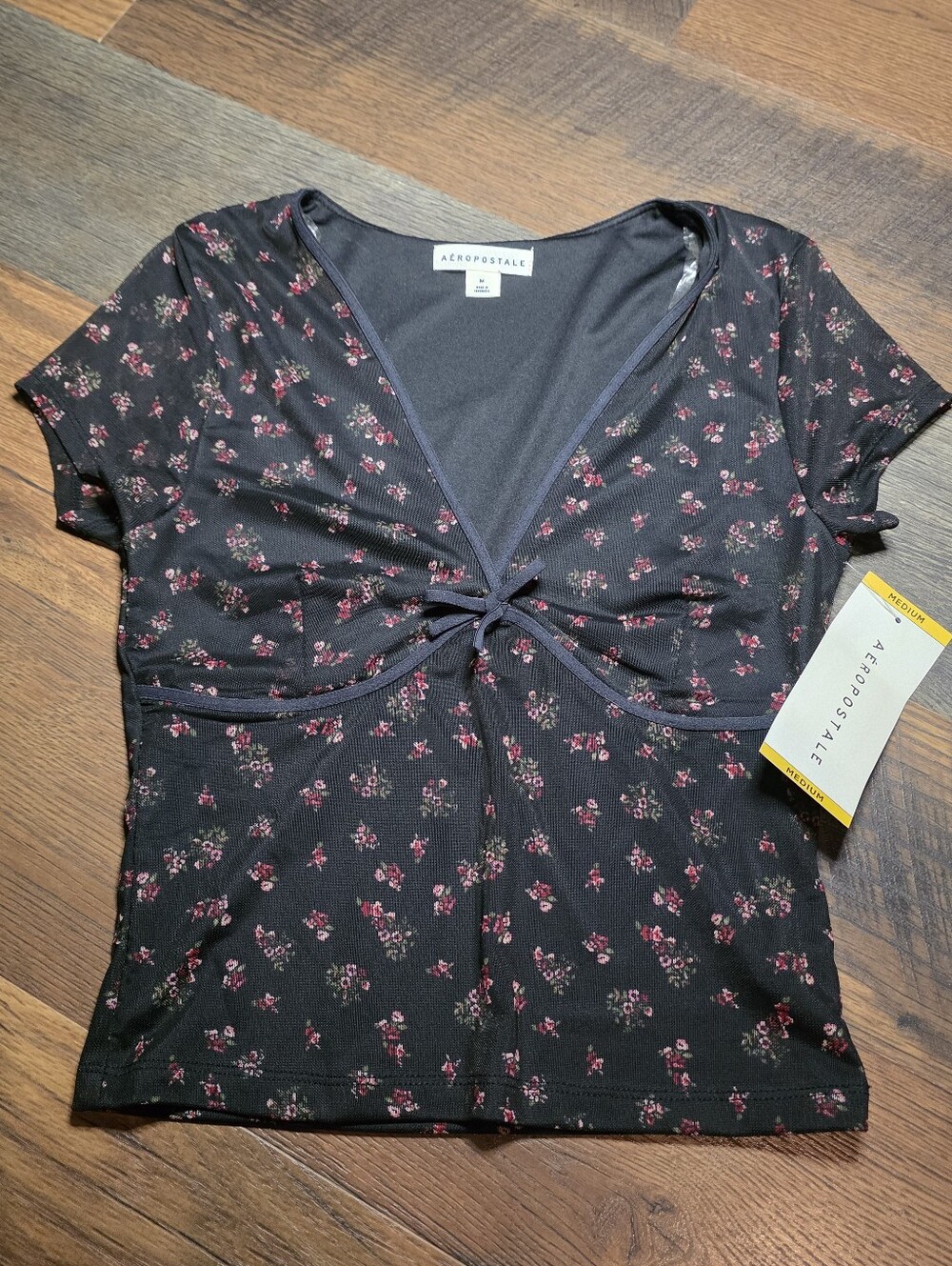 Aeropostale Black Floral Tie-Front V-Neck Crop Top